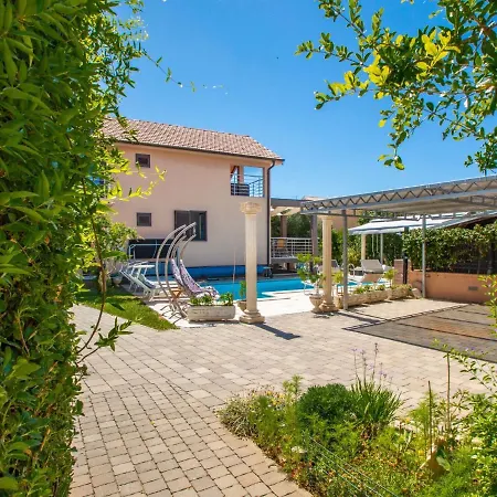 Apartment Apartment Johanna By Interhome *