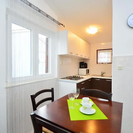 Apartmán Johanna By Interhome Tribalj