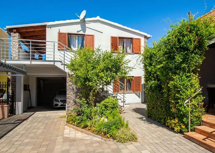 Apartment Apartment Johanna By Interhome